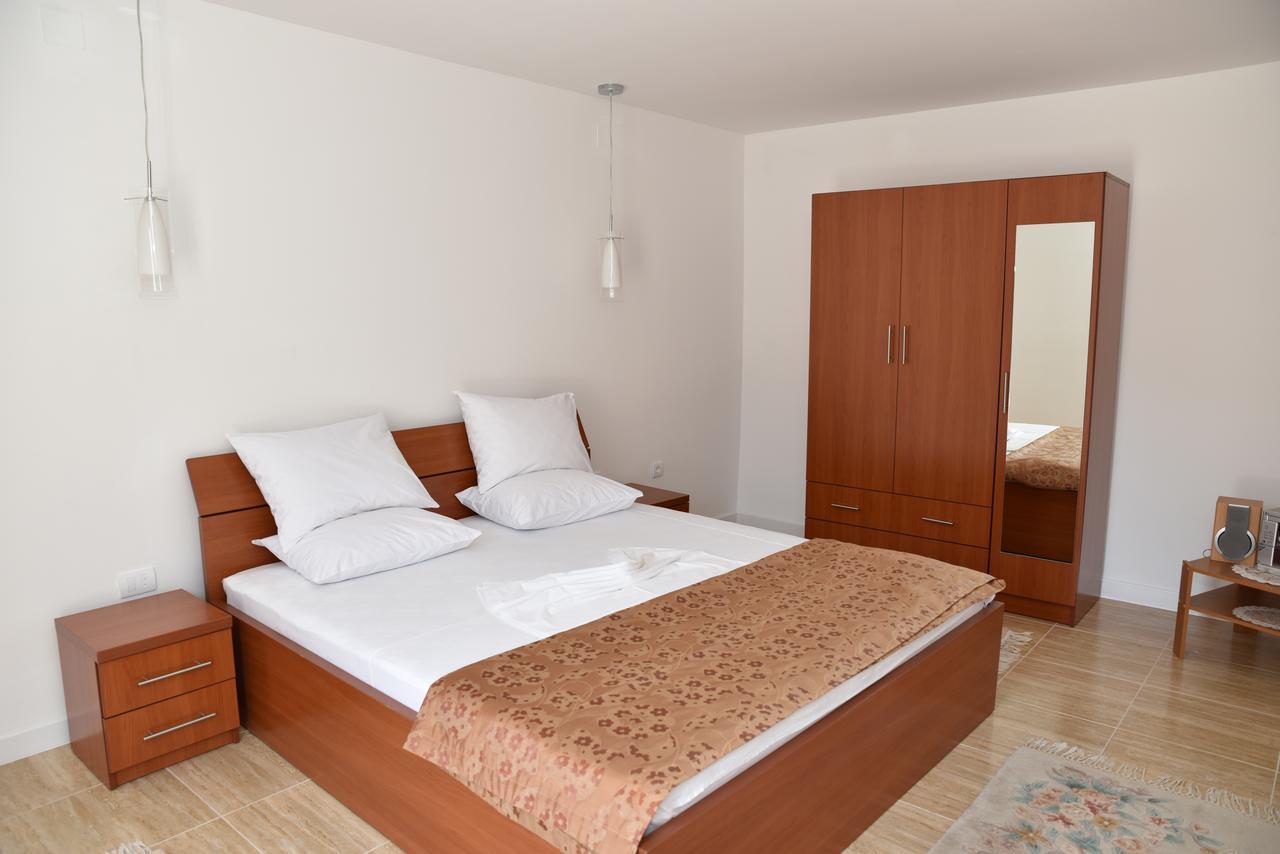 Guest House Evropa Ulcinj Kültér fotó