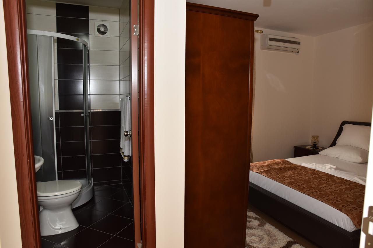 Guest House Evropa Ulcinj Kültér fotó
